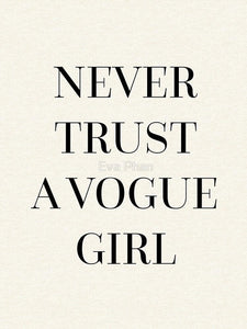 Never Trust a Vogue Girl WOMEN HOODIE GRAY